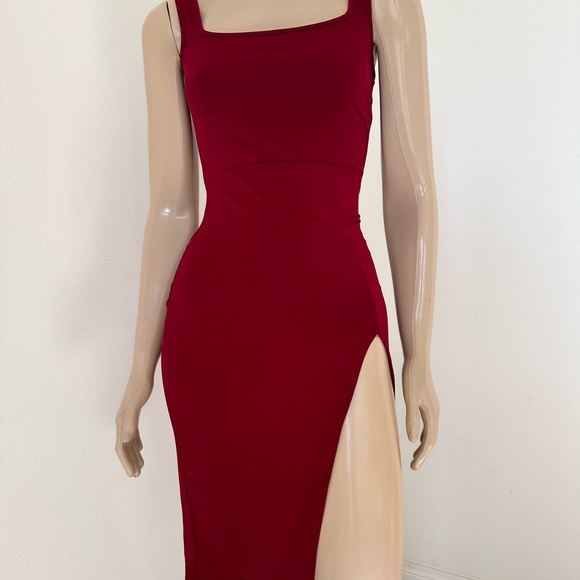 Stretchy wine dress used size S - Picture 4 of 7